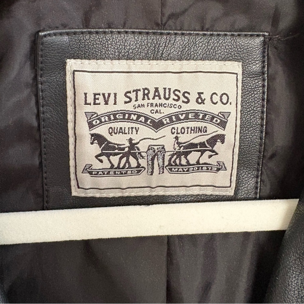 Levi's Women's Classic Black Leather Biker Jacket - Picture 4 of 10